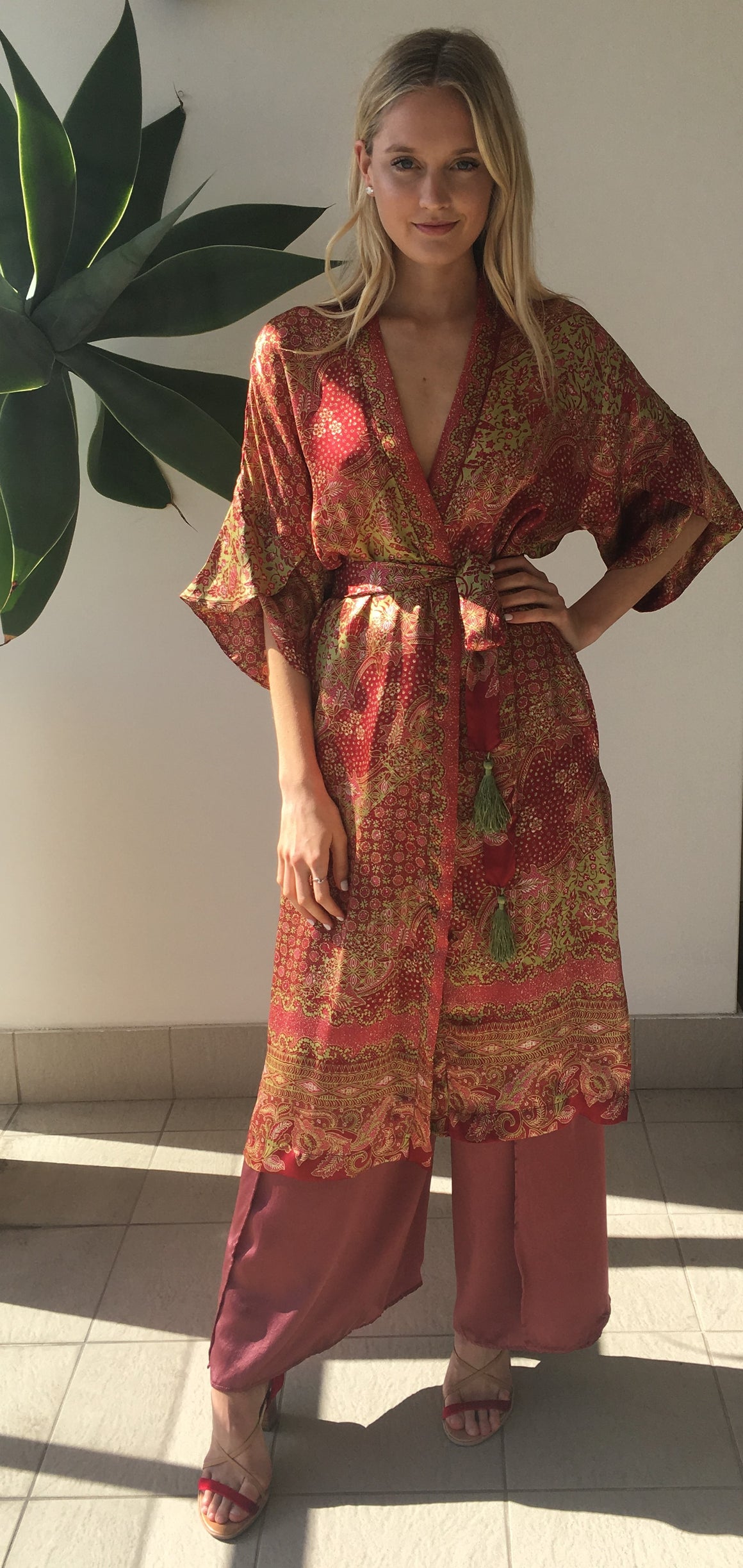 et cetera WOMAN Just Lounging Around kimono style jacket in damask hand-batik silk